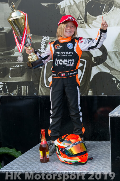 Arai CK6 helmet design