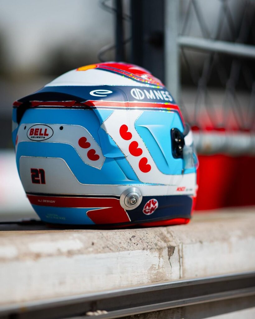 Nyck De Vries Formula E helmet