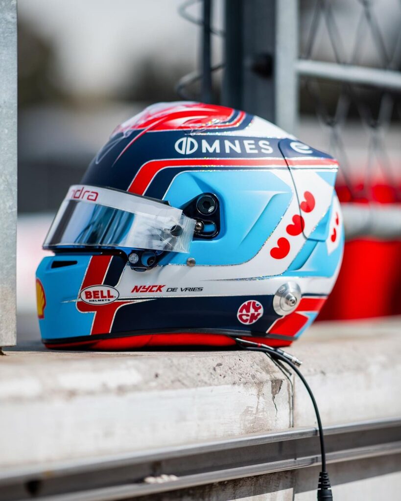 Nyck De Vries Formula E helmet