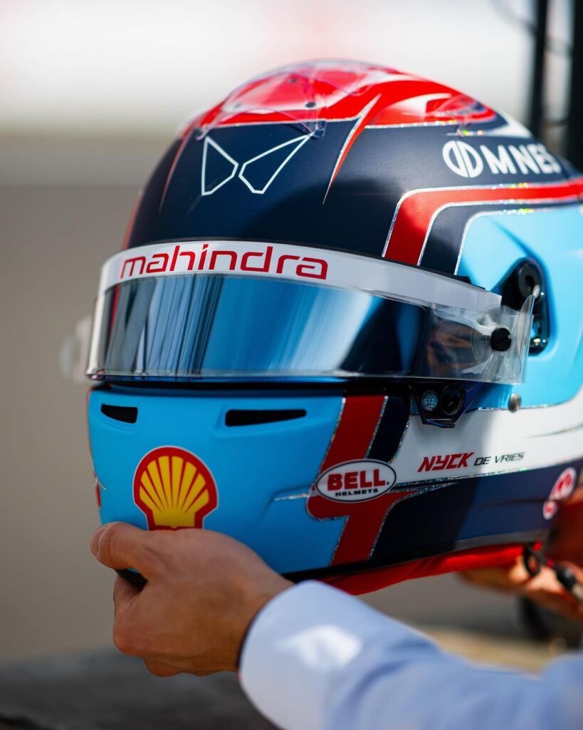 Nyck De Vries Formula E helmet