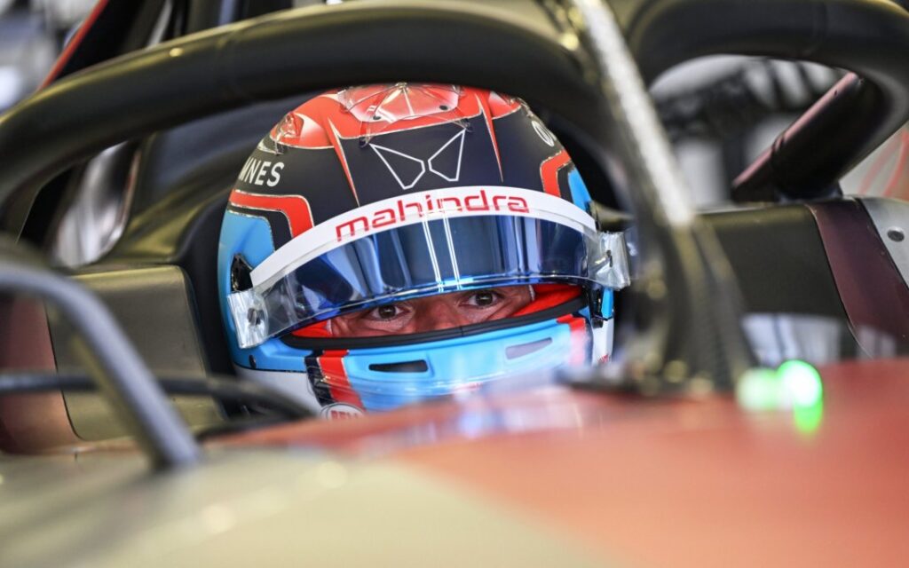 Nyck De Vries Formula E helmet