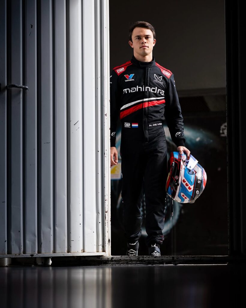 Nyck De Vries Formula E helmet design