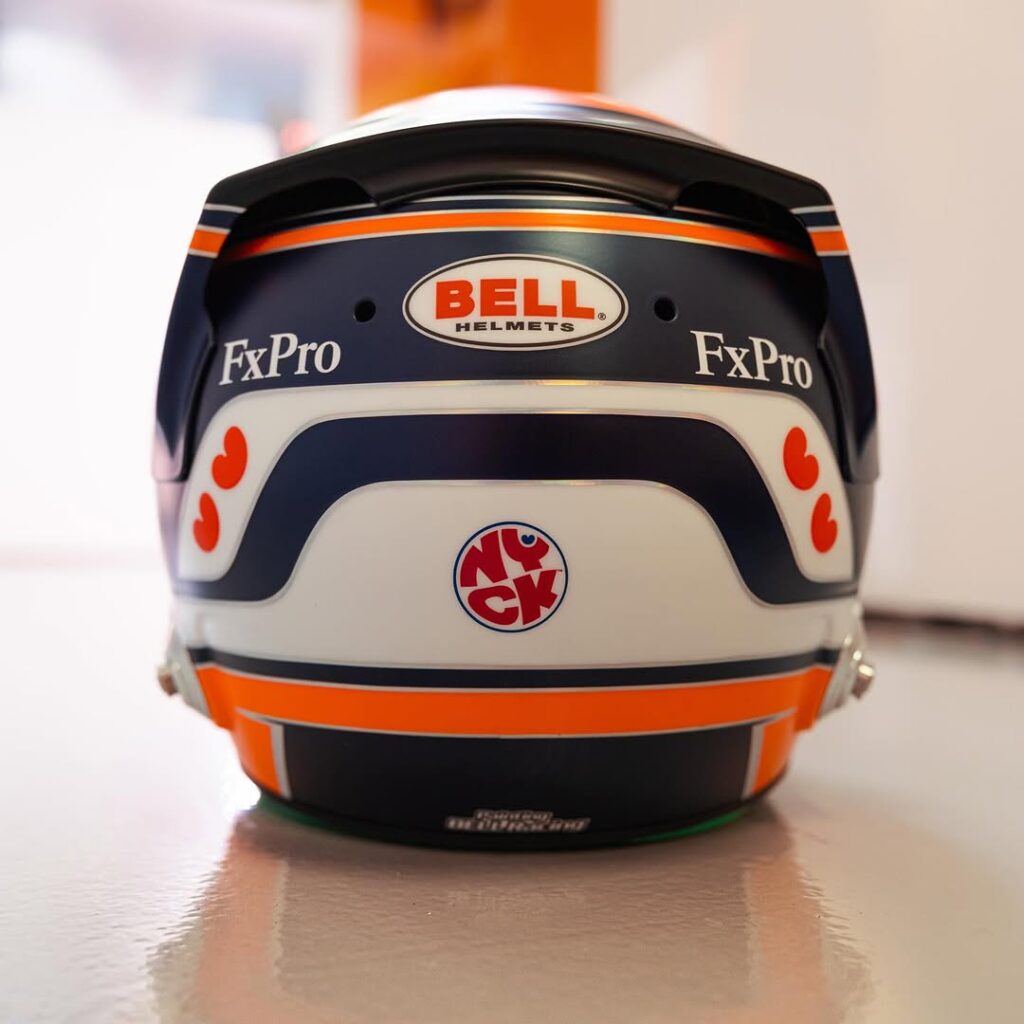 Nyck De Vries helmet design Mclaren
