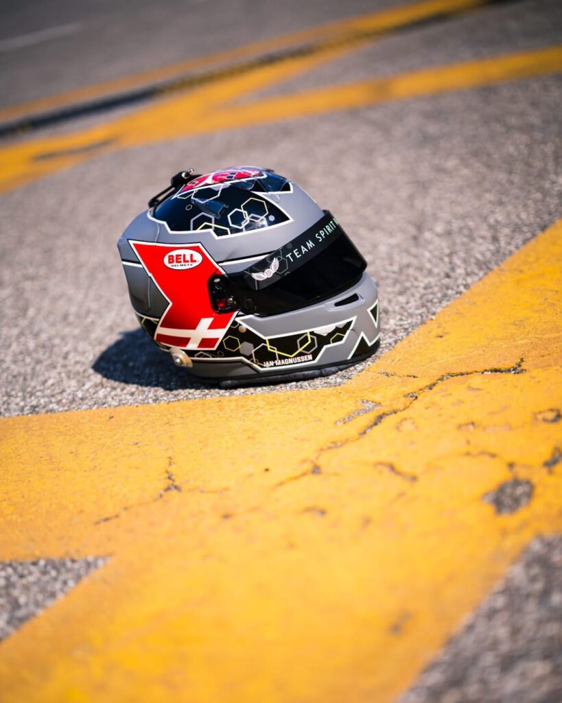 Jan Magnussen helmet design